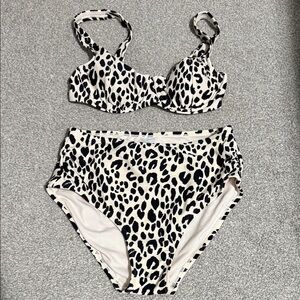 Kona Sol Black and Cream Swimwear Set